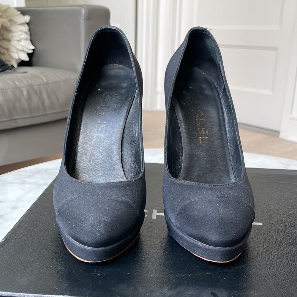 Chanel Pumps - Picture 8 of 17